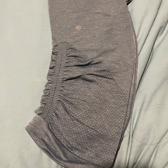 Lululemon Cropped Leggings - Picture 2 of 3
